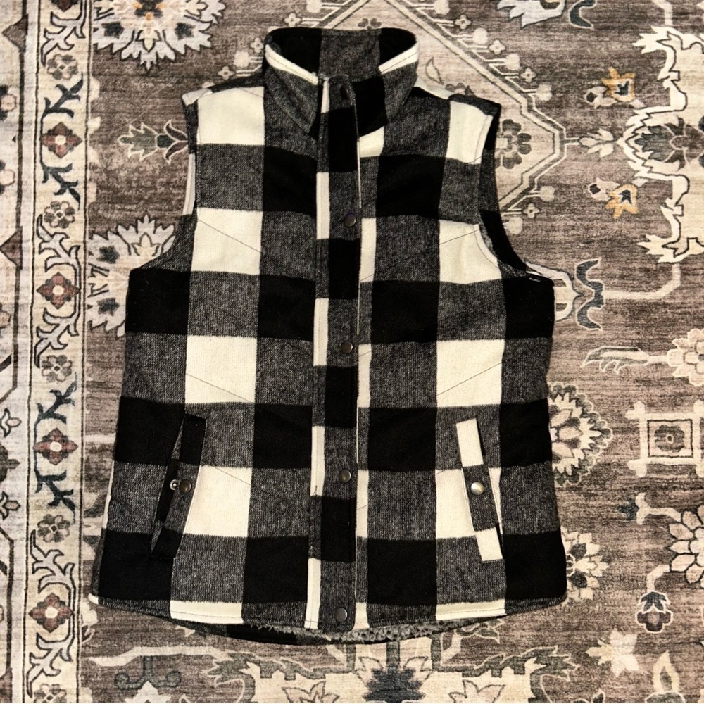 Harper Buffalo Check Puffer Vest | Black & White Plaid | Cozy Winter Layer